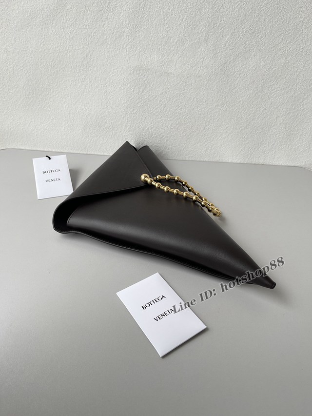 BV專櫃新款手工編織三角手拿包 葆蝶家晚宴手包 666700 bbv1099